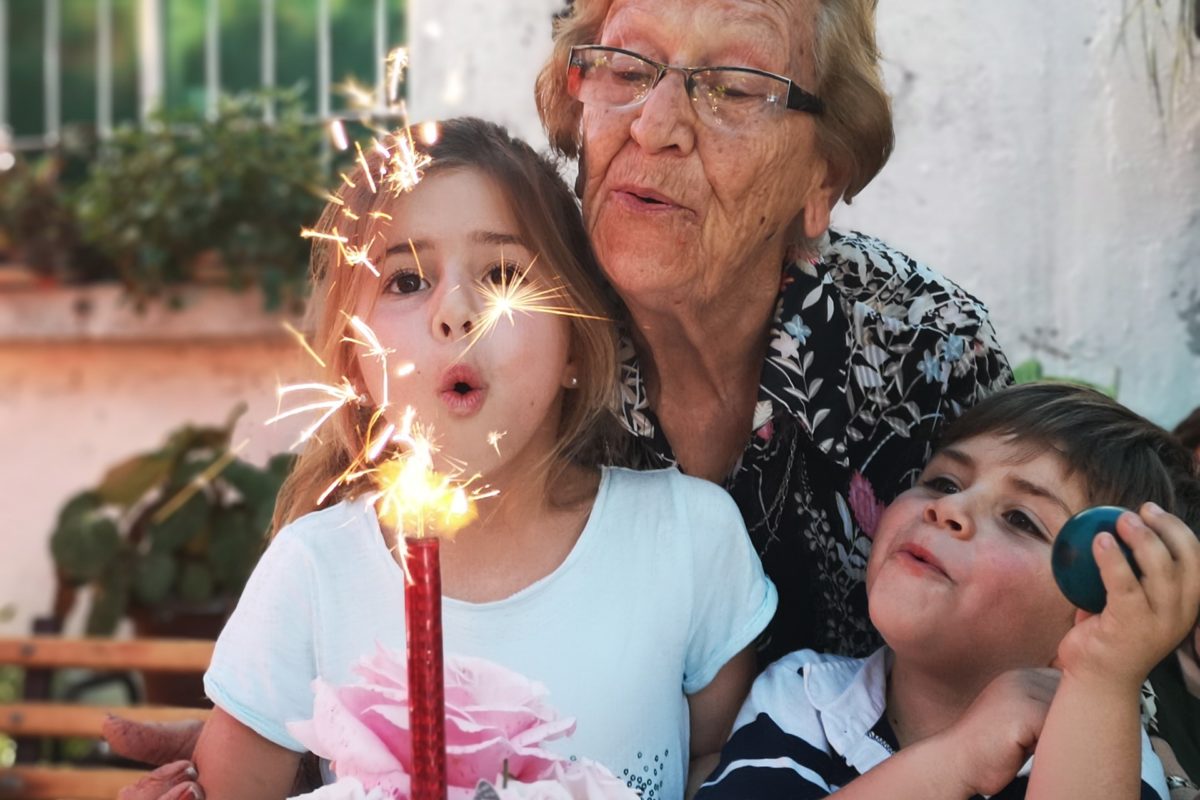 How to save money for your grandchildren in Ontario? Top 4 ways [2023]