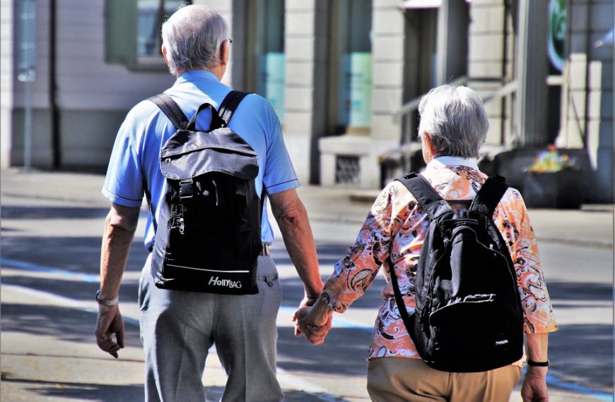 Factors To Consider While Investing Your Savings During Retirement in Canada 