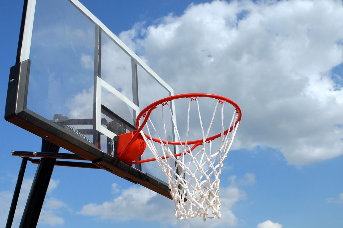 Slam-Dunk Your Way to These 5 Incredible Outdoor Basketball Courts in the Greater Toronto Area